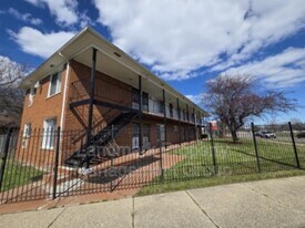 15811 Harper Ave in Detroit, MI - Building Photo