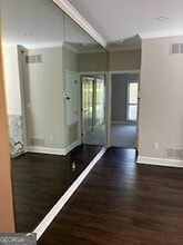 3201 Lenox Rd NE in Atlanta, GA - Foto de edificio - Building Photo