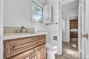 2976 Lombardy Rd in Pasadena, CA - Building Photo