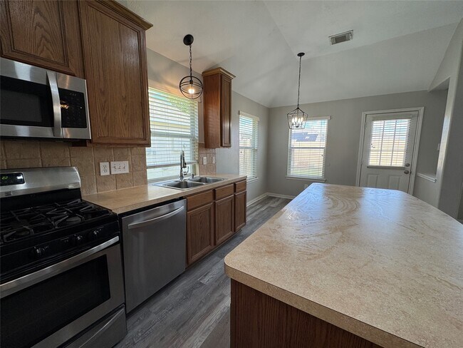 property at 5907 Yaupon Ridge Dr