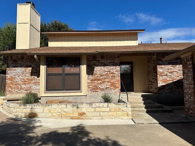 1900 West Ln in Kerrville, TX - Foto de edificio - Building Photo