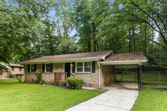 599 Plainville Dr SW in Atlanta, GA - Building Photo - Building Photo