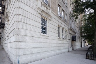 227 Haven Ave in New York, NY - Foto de edificio - Building Photo