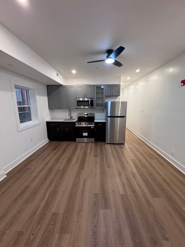 647 N 16th St, Unit 2