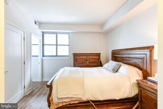 460 New York Ave NW-Unit -401 in Washington, DC - Building Photo - Building Photo