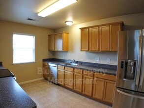 2099 Hartford Dr in Chico, CA - Building Photo - Building Photo