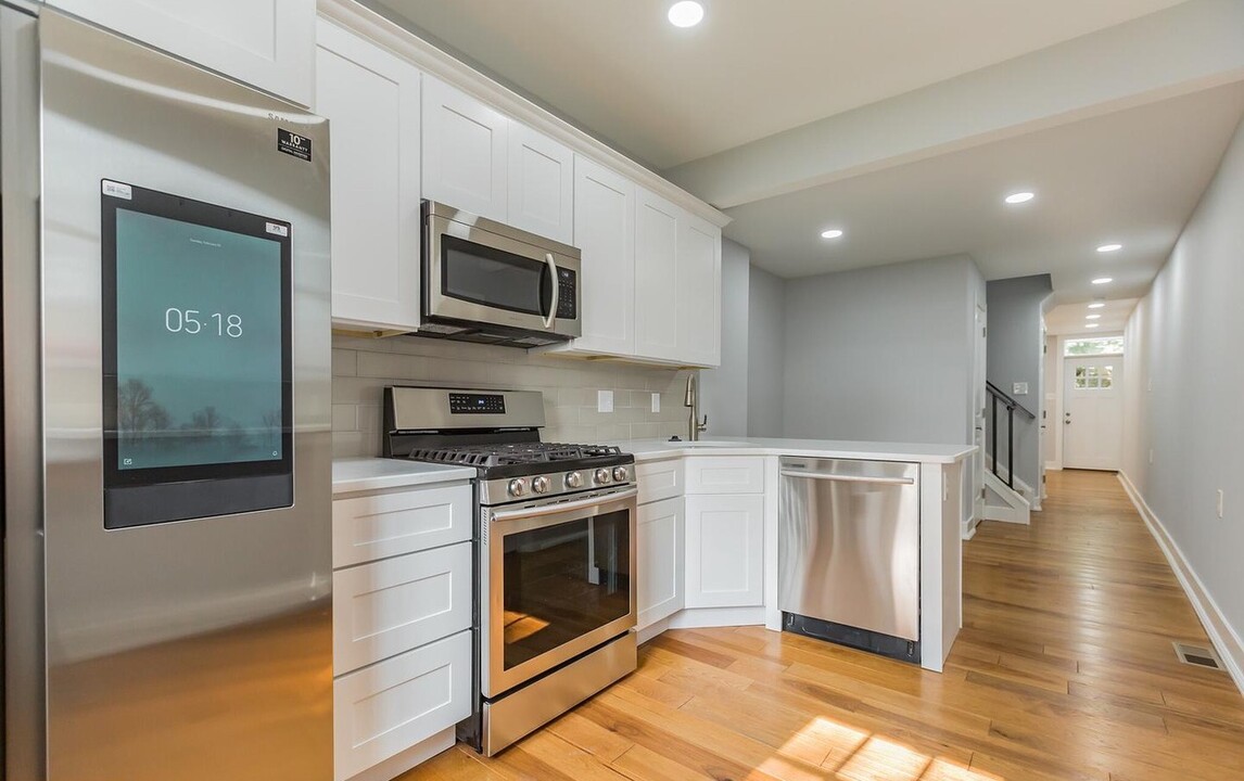 4818 Smick St, Unit 1 in Philadelphia, PA - Foto de edificio
