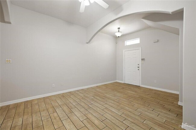 1521 W McIntyre St in Edinburg, TX - Building Photo - Building Photo