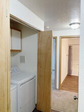 15370 Bangy Rd in Lake Oswego, OR - Building Photo - Building Photo