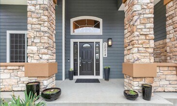 20214 E Lake Cir in Centennial, CO - Building Photo - Building Photo