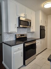 1830 Greenfield Ave, Unit 9 in Los Angeles, CA - Building Photo - Building Photo