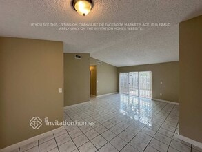 10111 NW 57th Terrace in Doral, FL - Building Photo - Building Photo