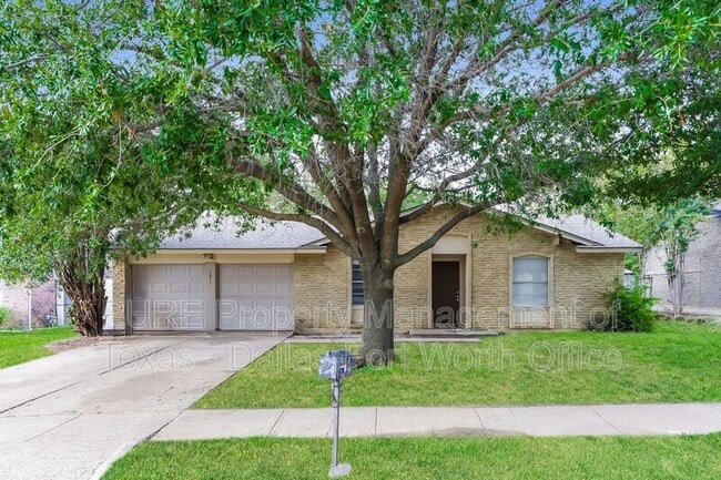 1811 E Timberview Ln