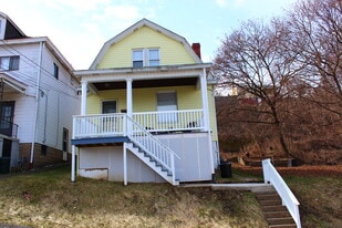 1714 Dagmar Ave in Pittsburgh, PA - Building Photo