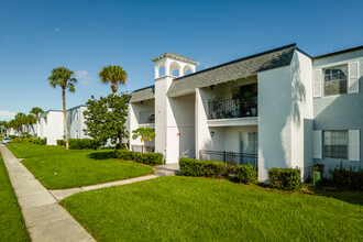 Hanley Place in Tampa, FL - Foto de edificio - Building Photo