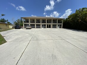 11410 Char Ann Dr in Ft. Myers, FL - Building Photo - Primary Photo