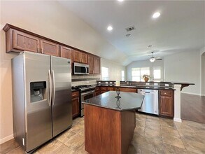 2491 Santa Barbara Loop in Round Rock, TX - Building Photo - Building Photo