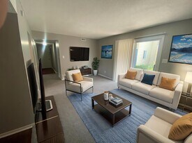 73 Manor Dr in Park View, IA - Building Photo