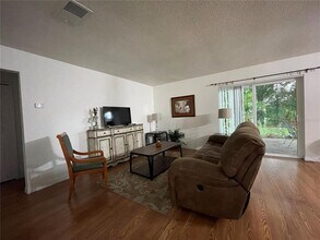 10468 Montpelier Cir in Orlando, FL - Building Photo - Building Photo