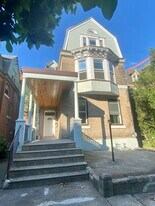 908 S 47th St in Philadelphia, PA - Building Photo