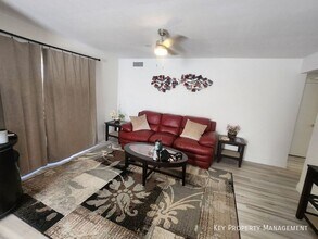 1405 E Vegas Valley Dr in Las Vegas, NV - Building Photo - Building Photo