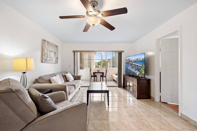701 Lori Dr in Palm Springs, FL - Building Photo - Building Photo