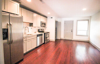 24 Blake St in Charleston, SC - Building Photo - Building Photo
