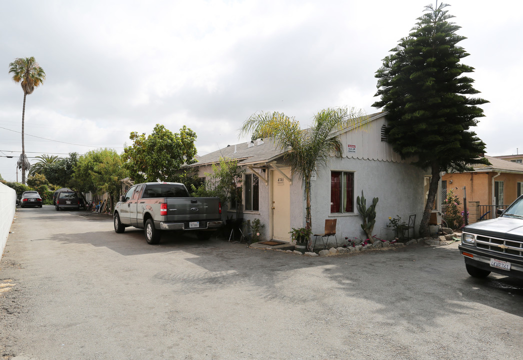 4746 Slauson Ave in Culver City, CA - Building Photo