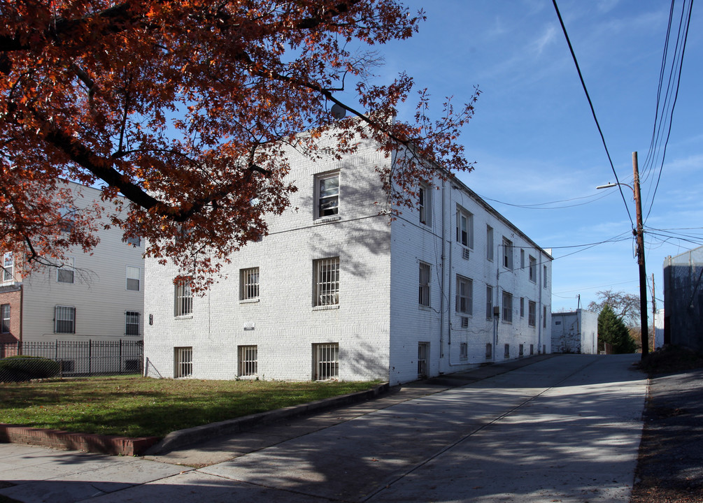 324 61st St NE in Washington, DC - Building Photo