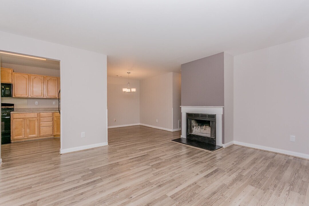 413 Atlanta Court, Unit 413 in Sewell, NJ - Building Photo