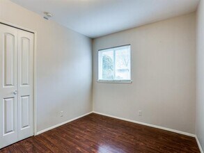 819 Kingswood Ave in Richardson, TX - Building Photo - Building Photo