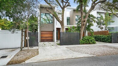 3075 Mary St in Miami, FL - Building Photo - Building Photo