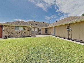 1601 E Spring Valley Rd in Richardson, TX - Building Photo - Building Photo