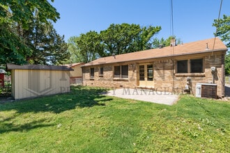 860 Fabrique St in Wichita, KS - Building Photo - Building Photo