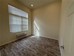 327 Pine St in Pawtucket, RI - Foto de edificio - Building Photo