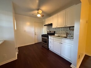 1610 Goldenrod Terrace in Round Lake Beach, IL - Building Photo - Building Photo