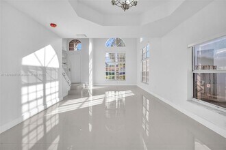 11247 NW 58th Terrace in Doral, FL - Building Photo - Building Photo