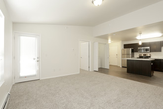 Hunters View I in Fargo, ND - Building Photo - Interior Photo