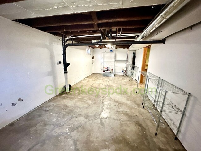 2256 SE Cesar Estrada Chavez Blvd in Portland, OR - Building Photo - Building Photo