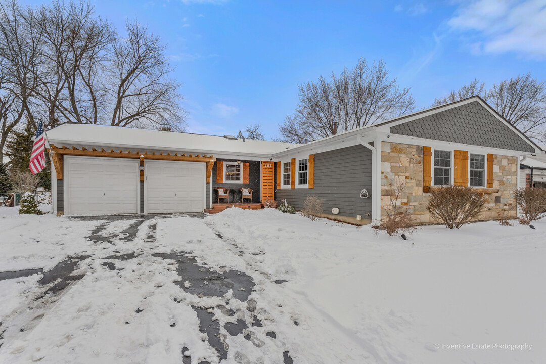 391 Castlewood Ln in Buffalo Grove, IL - Building Photo