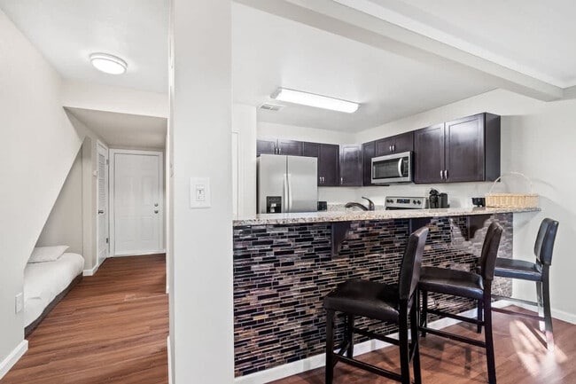 5218 Beach Dr in Panama City, FL - Foto de edificio - Building Photo