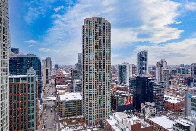 400 N LaSalle St in Chicago, IL - Foto de edificio - Building Photo