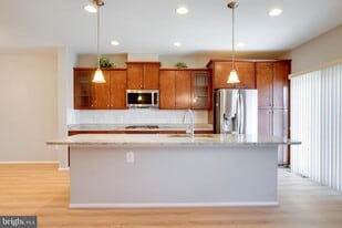 11774 Lake Baldwin Dr in Linton Hall, VA - Building Photo