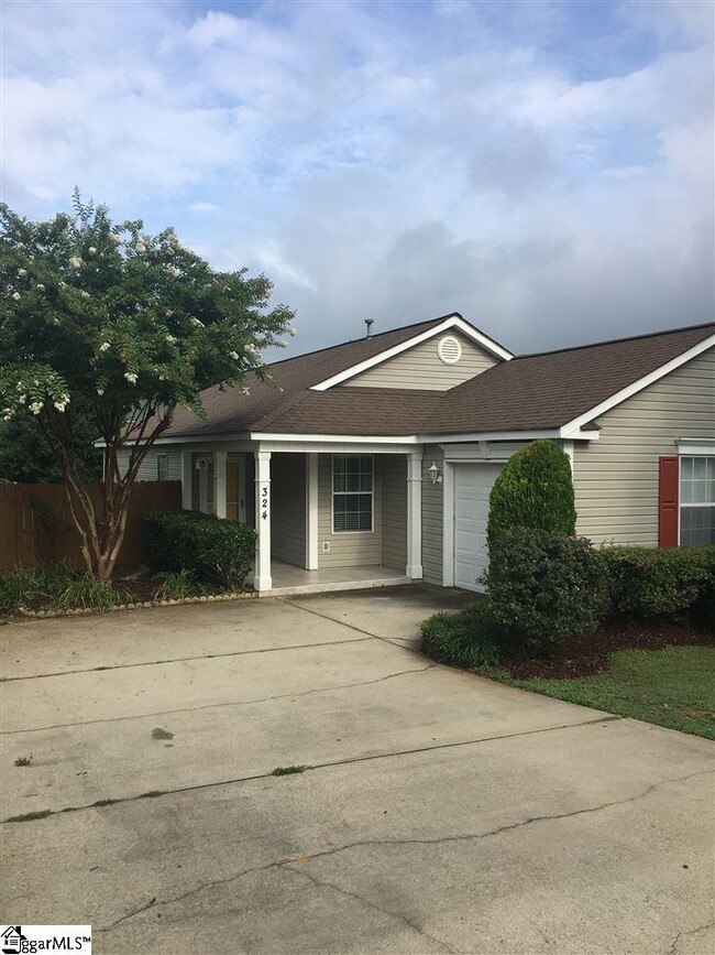 324 Hampton Ridge Dr in Greer, SC - Building Photo - Building Photo