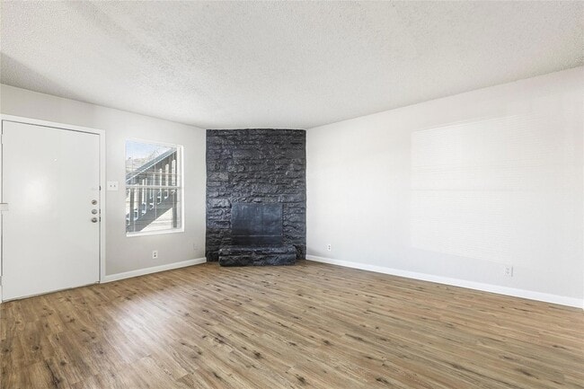 10207 Brownie Dr, Unit B in Austin, TX - Building Photo - Building Photo