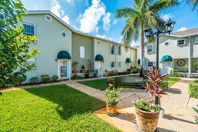 119 Waterside Dr, Unit 119 in Hypoluxo, FL - Building Photo - Building Photo