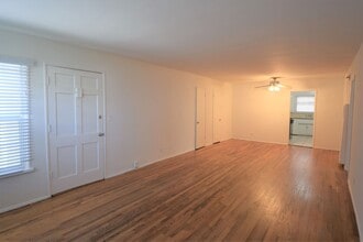 11645 Moorpark St in Los Angeles, CA - Building Photo - Building Photo