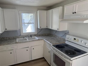 601 N Franklin Ave in Cleveland, TX - Building Photo - Building Photo