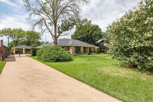 4411 Shady Ln in Wichita Falls, TX - Building Photo - Building Photo