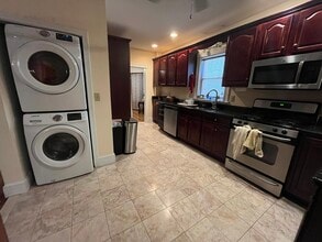 48 Weld Hill St, Unit 1 in Boston, MA - Foto de edificio - Building Photo